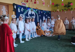 Dzieci z grupy 1 podczas występu świątecznego