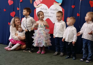 Występy dzieci na dzień Babci i Dziadka