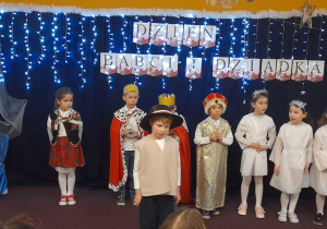 Występy dzieci na dzień Babci i Dziadka