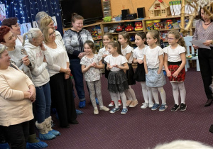 Występy dzieci na dzień Babci i Dziadka