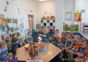 Wspólne zdjęcie grupy VI podczas Balu jesieni.