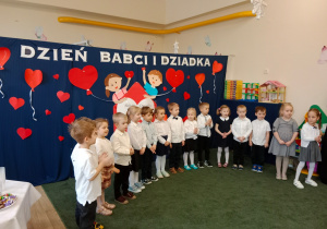 Występy dzieci na dzień Babci i Dziadka